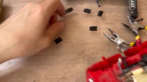 Восстановил старый аккумулятор шуруповерта за копейки. Теперь крутит как новый