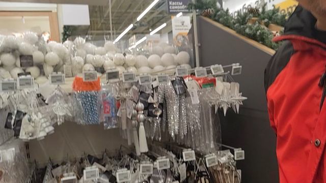 Новогодний декор в Лемано Про.