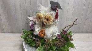 Белая сова из живых цветов