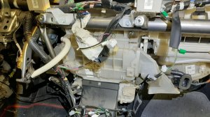 Разбор печки и панели на Rav4 xa30