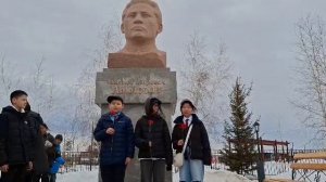 Возложение цветов к памятнику М.К. Аммосова