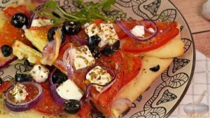 Греческой пиццей стоит угоститься. ЛАДЕНИЯ