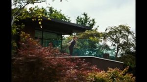 «Бугония» с Эммой Стоун вышла в бесплатных кинотеатрах — это чёрная комедия Йоргоса Лантимоса