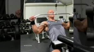 Дуэйн Скала Джонсон. В процессе тренировки.