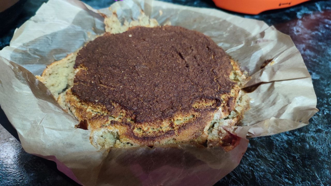 Пробую выпечь хлеб из киноа в аэрогриле. Достала коробки с лоскутом