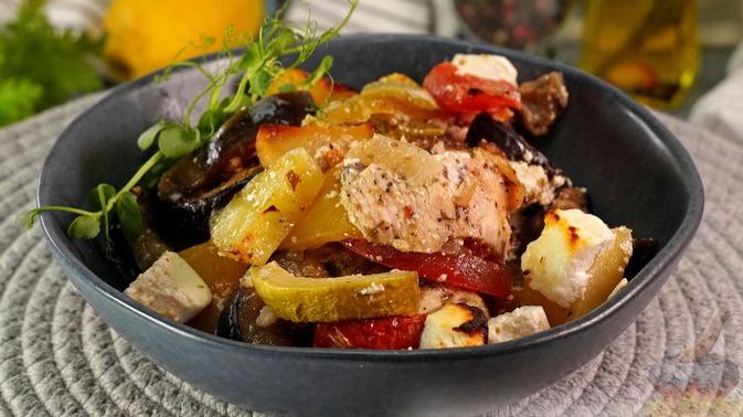 Много вкусных овощей с птицей. КЛЕФТИКО С ИНДЕЙКОЙ