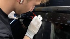 Видео установка 2Д дефлекторов / плоских ветровиков на Hyundai Solaris I седан / Хендай Солярис