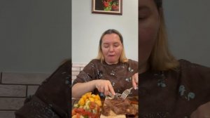 Стейк из говядины с картошкой и овощами #еда#мукбанг#вкусно😋