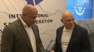 Фёдору ЕМЕЛЬЯНЕКО вручили подарок от австралийского художника полюбившего САМБО