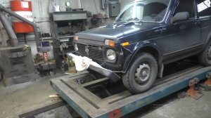 Рихтовать или менять? Нива догнала фуру