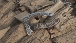 Процесс изготовления топора для нарезки пиццы