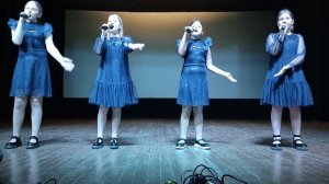 "Три белых коня"
Вокальный ансамбль " Апельсин"