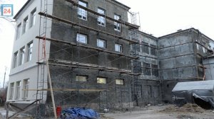 Часть фасада  до сих пор «голая»: в новые сроки подрядчик 10 абаканской школы  снова не уложился