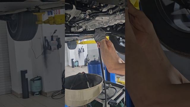 Есть ли недолив масла в редукторе (трансмиссии) Geely Starship 7 и сколько литров нужно при замене смотреть онлайн