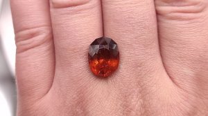 Гранат Гессонит овал 7.70 ct. Танзания + гемм. заключение