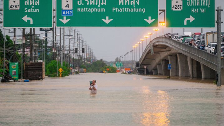 Турист Зарецкий рассказал, что происходит в зоне наводнения в Таиланде