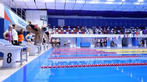 В корпоративном турнире по плаванию – новые лидеры