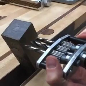 Интересное приспособление для сверления.