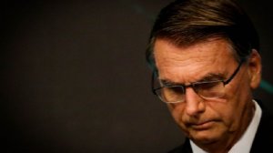 Болсонару просидит 27 лет в тюремной камере с холодильником и телевизором