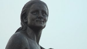 В Севастополе торжественно открыли памятник спортсменке Галине Прозуменщиковой