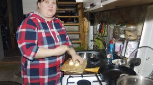 ПРОСТАЯ ЖИЗНЬ 45// ЖДЕМ ГОСТЕЙ// СТРЯПАЕМ ПИРОГ КАРТОФЕЛЬНЫЙ