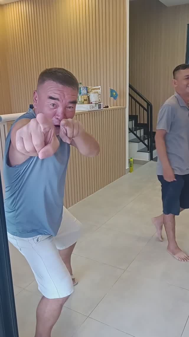 Вьетнамцы отжигают под Modern Talking