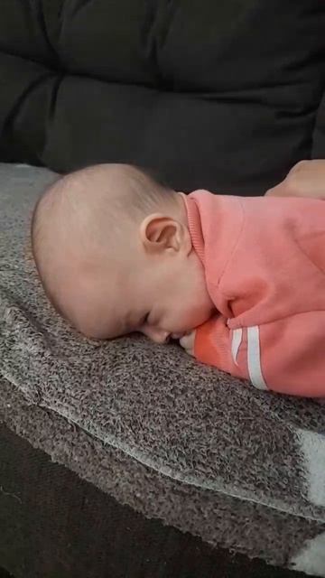 2 месяца, 16 дней (8 октября 2022) Разговаривает))(1).mp4