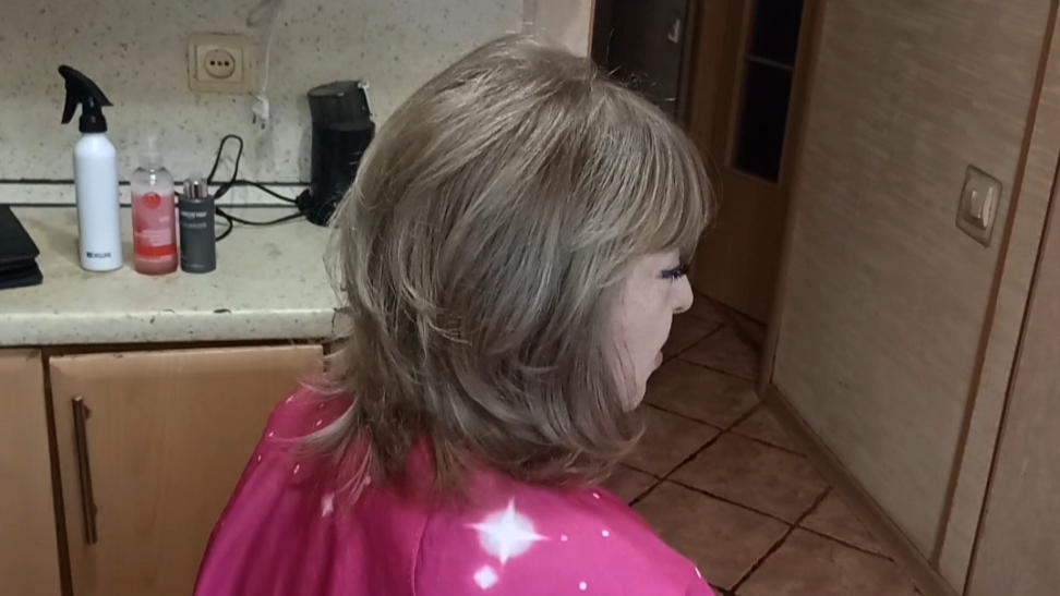 🌈 ОБЪЕМНАЯ СТРИЖКА КАСКАД НА ТОНКИЕ ВЬЮЩИЕСЯ ВОЛОСЫ смотреть онлайн