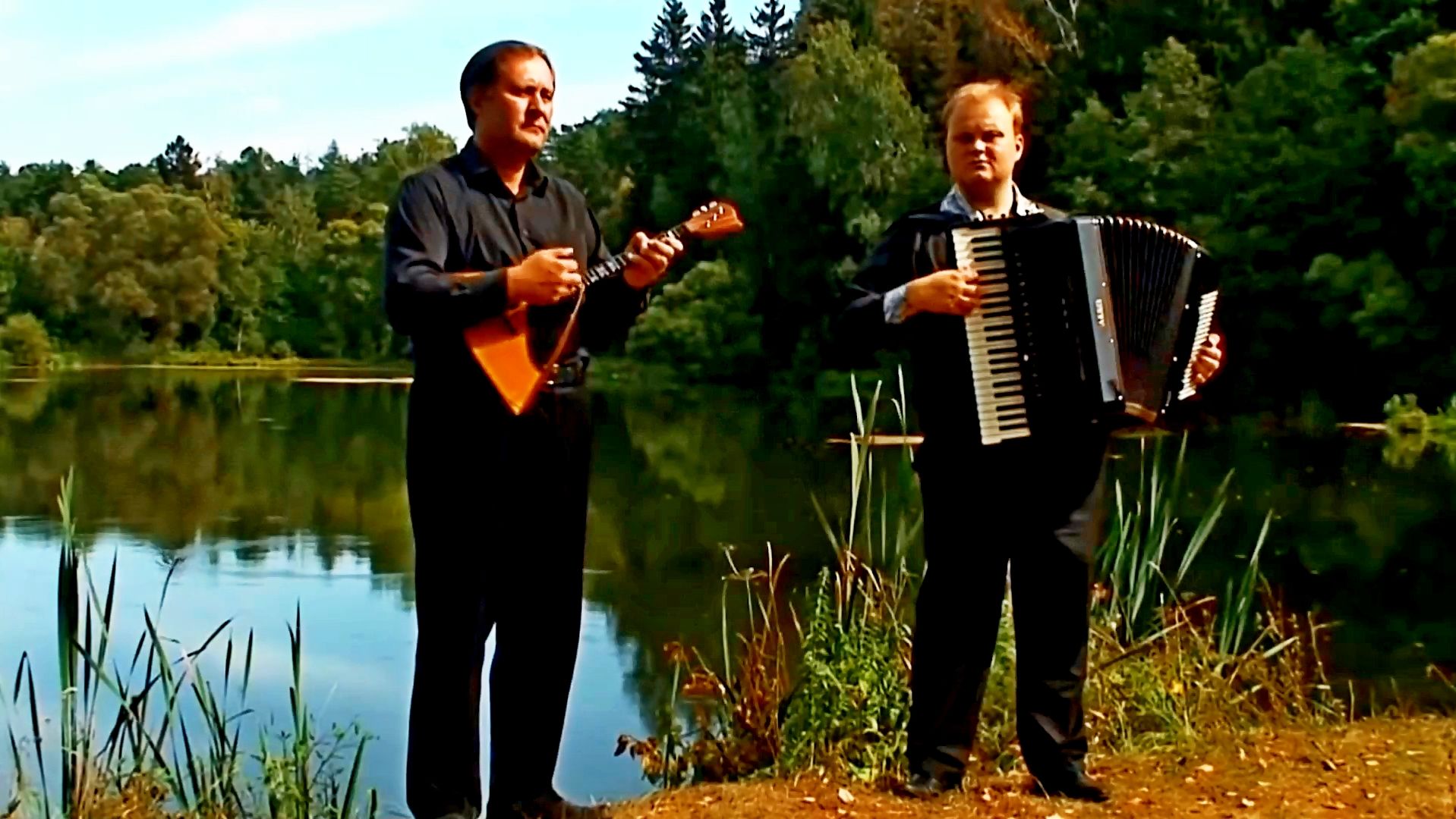 Гляжу в озёра синие