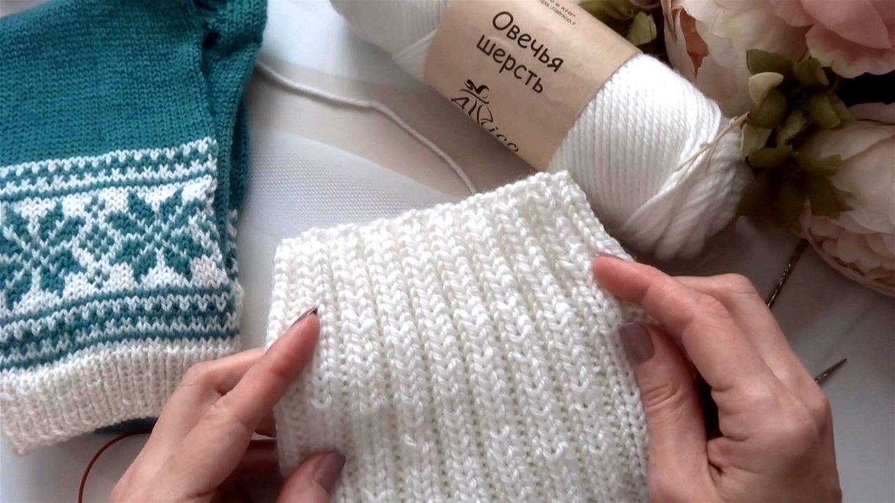 Ура, довязала носки - гольфы🔥 Начала новый процесс и вышивала смотреть онлайн