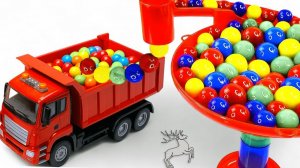 Мультики для детей. Разноцветные шарики Спускаются с ярких деревянных склонов. Мультики