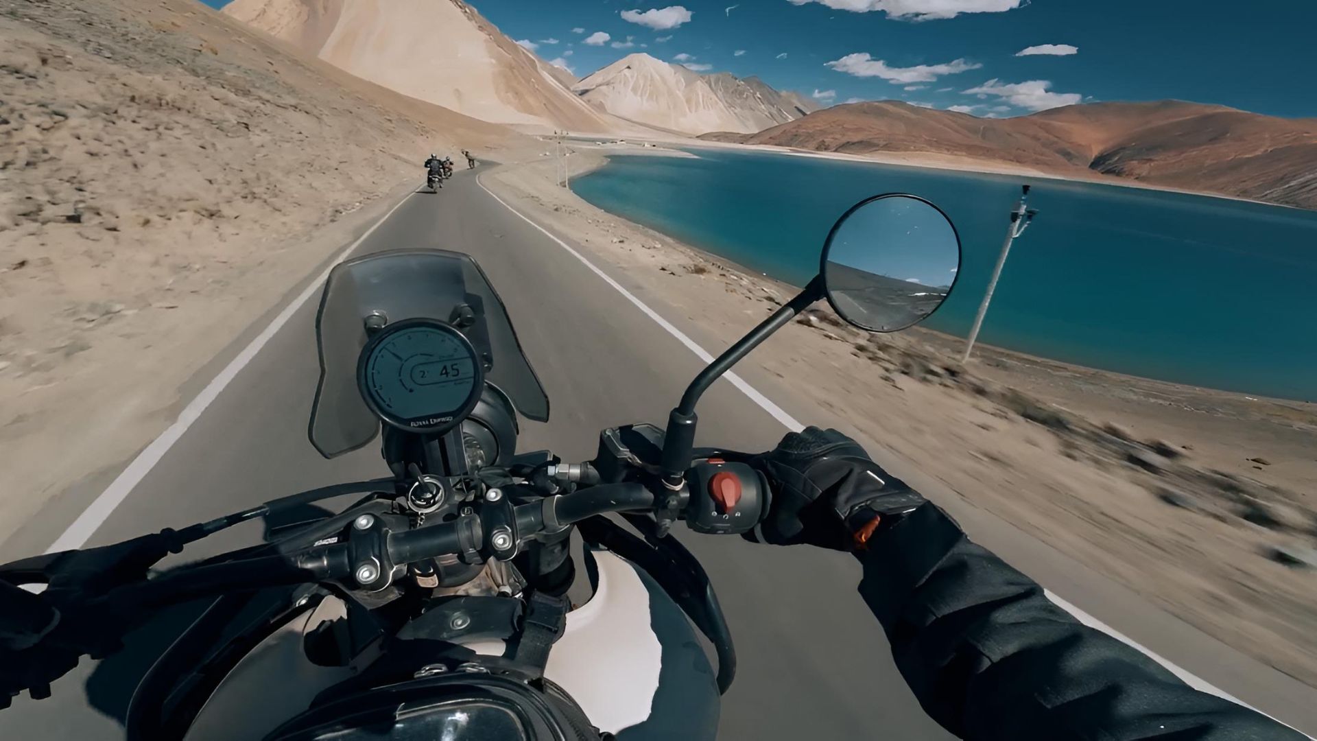 Тур на мотоцикле по Гималаям и Индии; Кинематографический фильм о путешествии