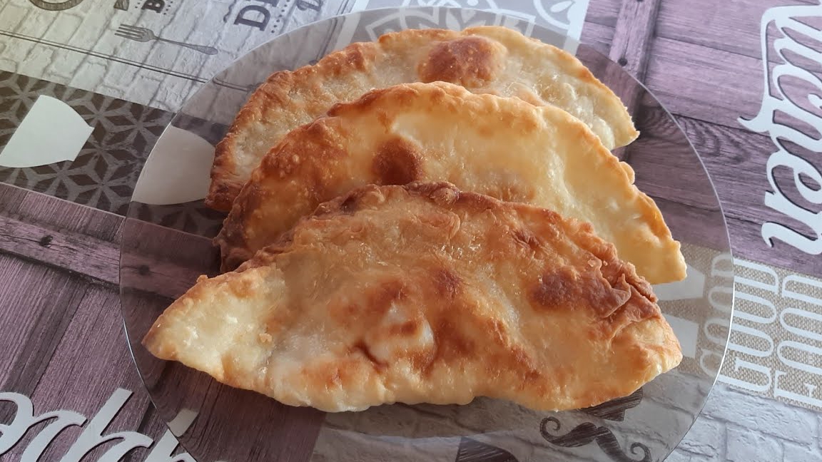 Домашние Чебуреки: Самый простой и удачный рецепт теста на чебуреки! Нереально вкусные