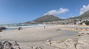 ЮАР. Кейптаун. Прогулки по пляжу Camps Bay Beach.