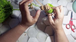 Мастер класс Новогодняя лошадка ёлочка крючком из плюшевой пряжи