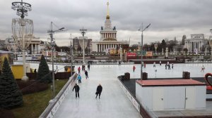 Крупнейший в Москве каток открыли на ВДНХ