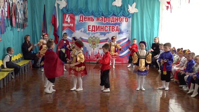 Русский народный танец с балалайками смотреть онлайн