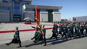 Путин поздоровался с почетным караулом на киргизском языке