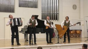 "Главное ребята сердцем не стареть" Исп.  ансамбль "Рождество" Новосибирская филармония