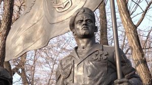 Во Владивостоке ветераны спецоперации открыли новый памятник к 320-летию морской пехоты.