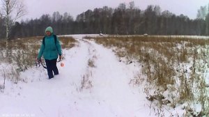 Наконец-то перешли речку по льду и сходили в лес