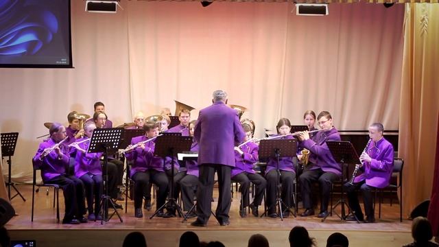 01 К. Хаггинс Классическая симфония в 3-х частях, исп. Образцовый духовой оркестр "Бревис" смотреть онлайн