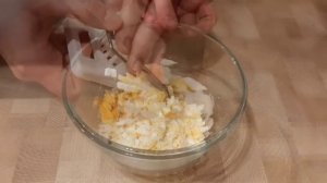 Тонкие блины с начинкой из различных продуктов.