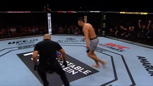 Десятка быстрых финишей UFC