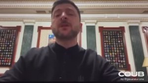 У обдолбанного карлика Зеленского, что-то вылетело из носа во время его обращения