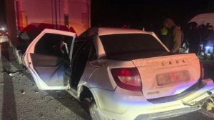 В Дагестане Lada Granta врезалась в фуру, двое погибли