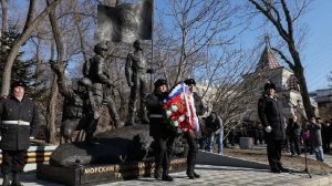 Памятник морским пехотинцам Тихоокеанского флота открыли во Владивостоке