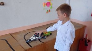 Робот «Помогатор 3000»