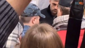 Актриса Аглая Тарасова, обвиняемая в контрабанде наркотиков, прибыла в суд