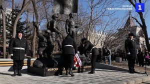 Памятник морским пехотинцам открыли во Владивостоке